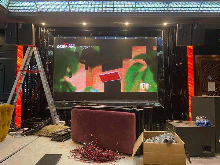 E+酒吧6m2室内Q5全彩 LED显示屏